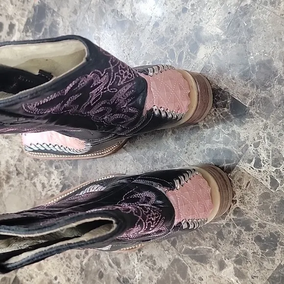 Adventurous Boots Girls size 10.5