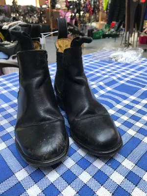Black leather children’s jodhpurs boots size 13