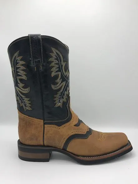 Bull Alazan Square Toe Boot with Rubber Sole in Tan/Black