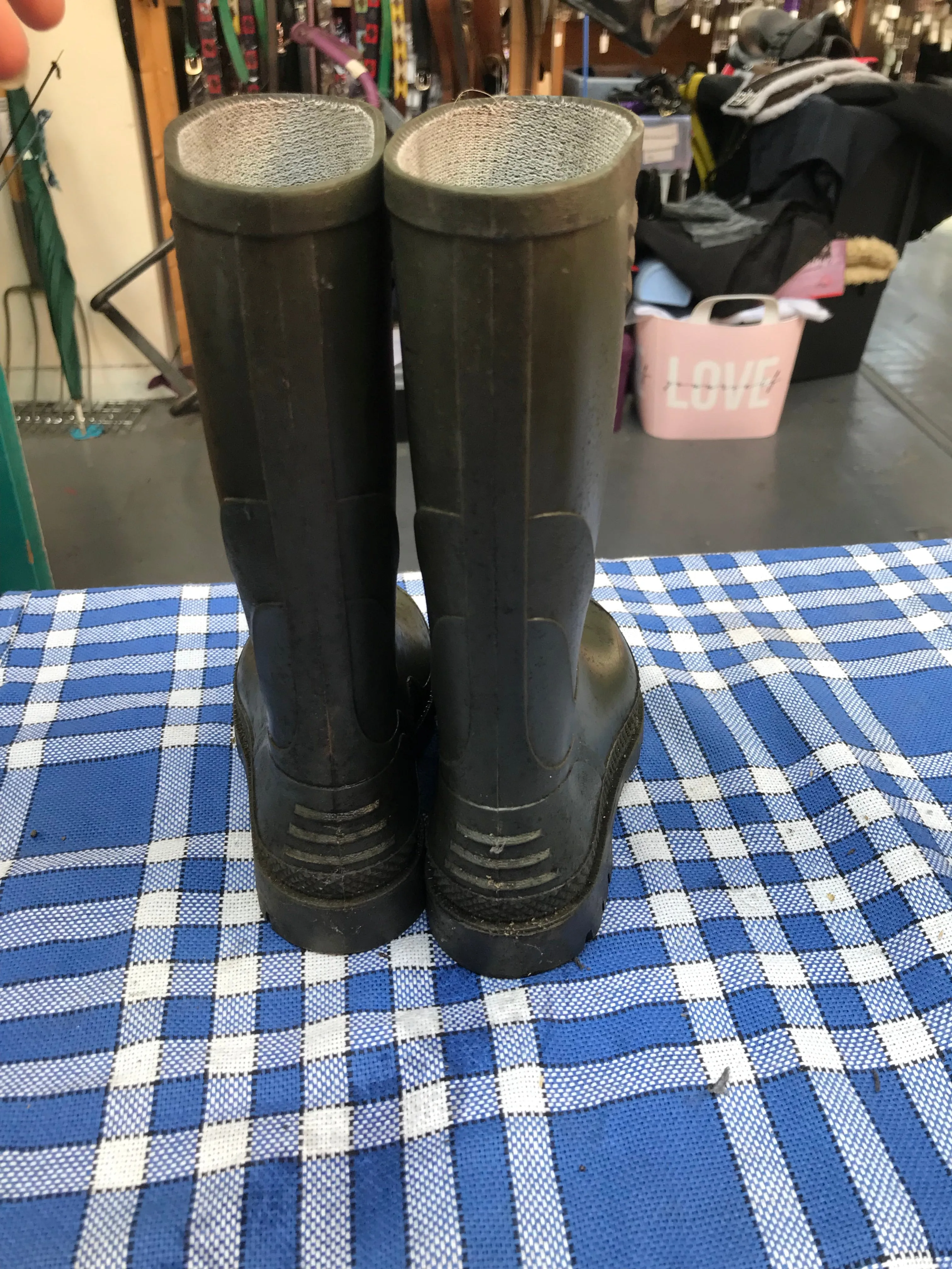 Green wellington boots children’s size 12