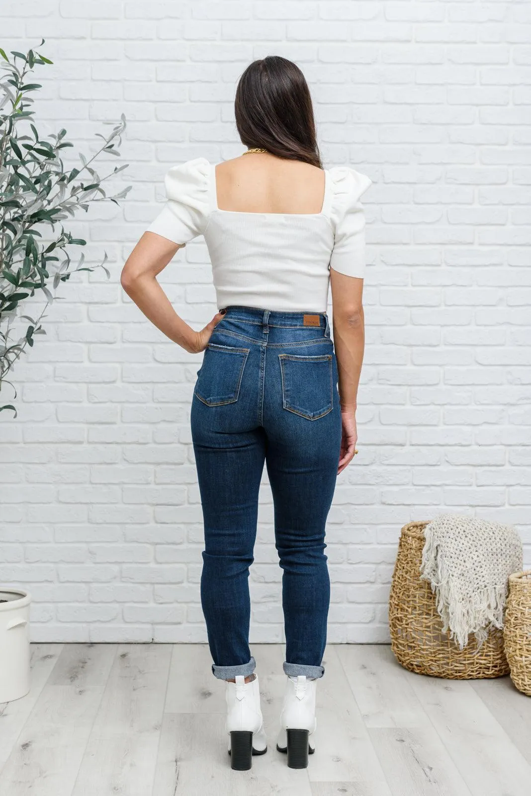 Hazel Blues® | Filled With Peace Top
