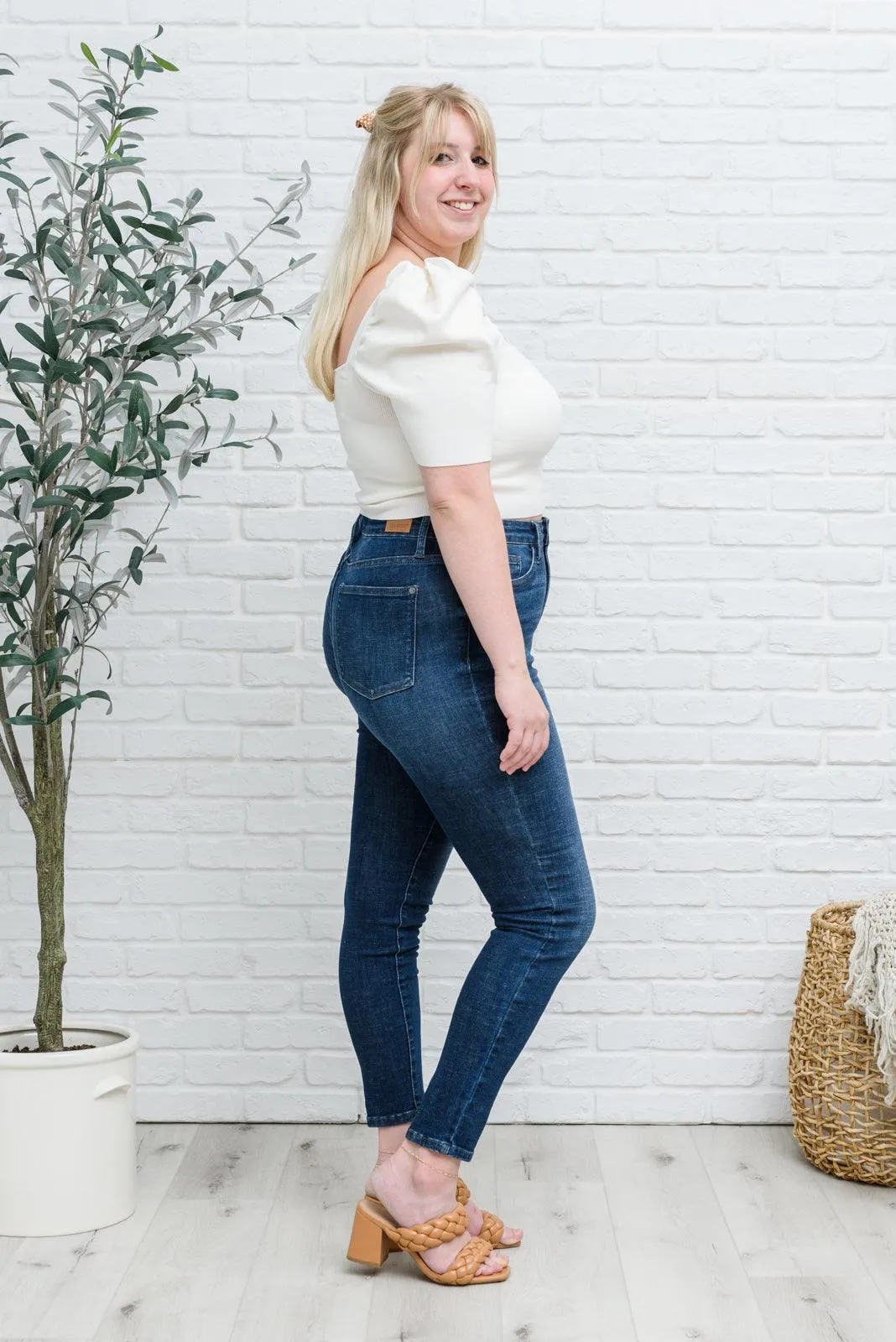 Hazel Blues® | Filled With Peace Top