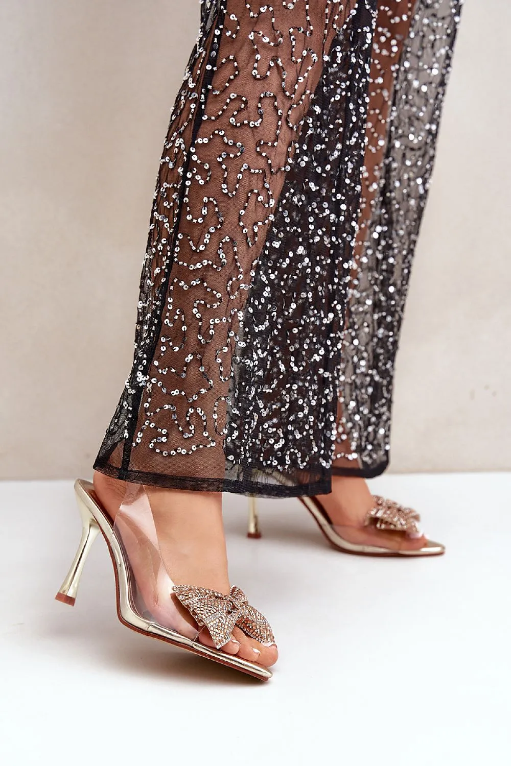 Heel sandals Step in style