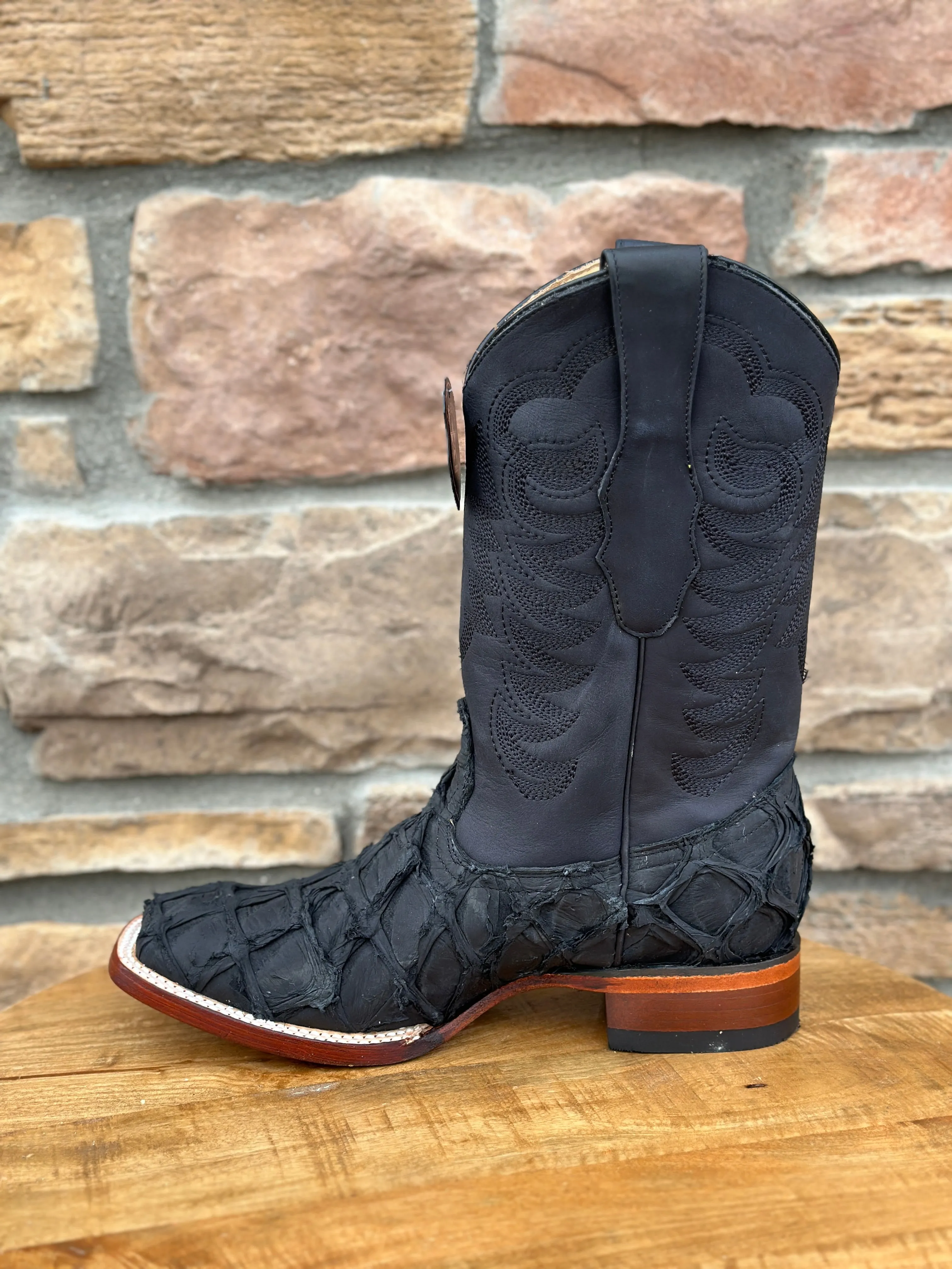 Los Altos Piraruccu Suede Black Wide Square Toe Boots