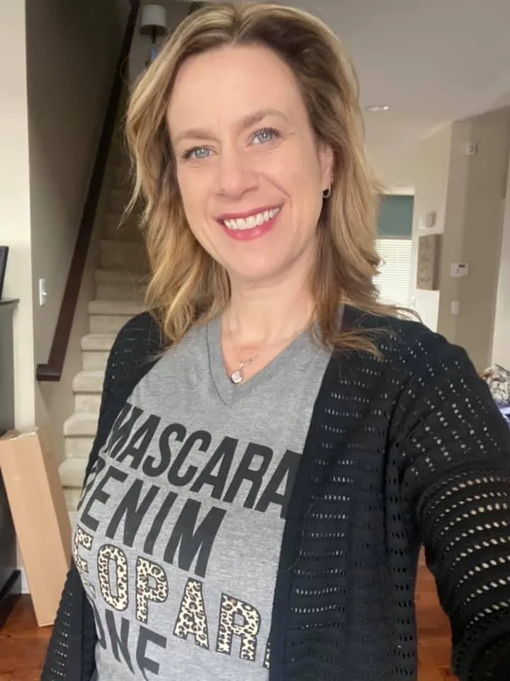 {MASCARA DENIM LEOPARD DONE} Super Soft Gray V-Neck Tee
