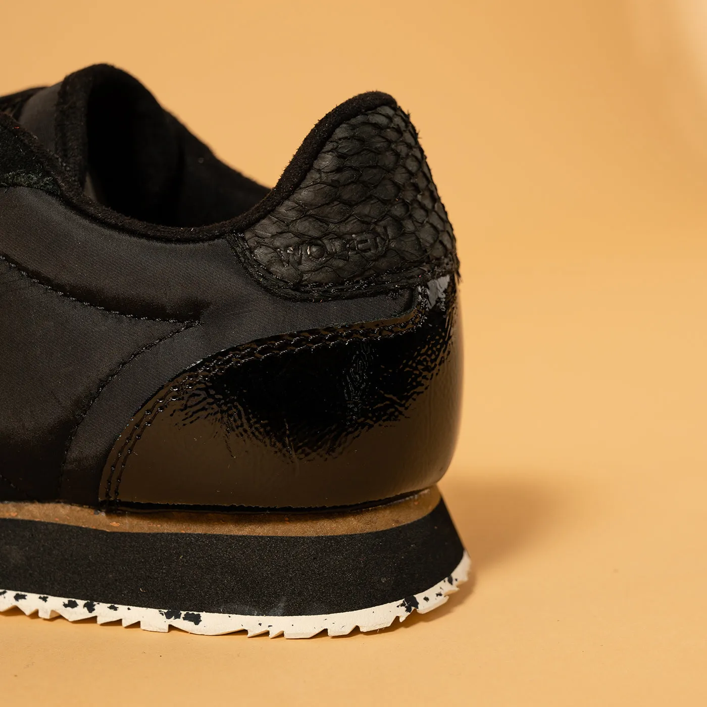 Nora III Patent - Black