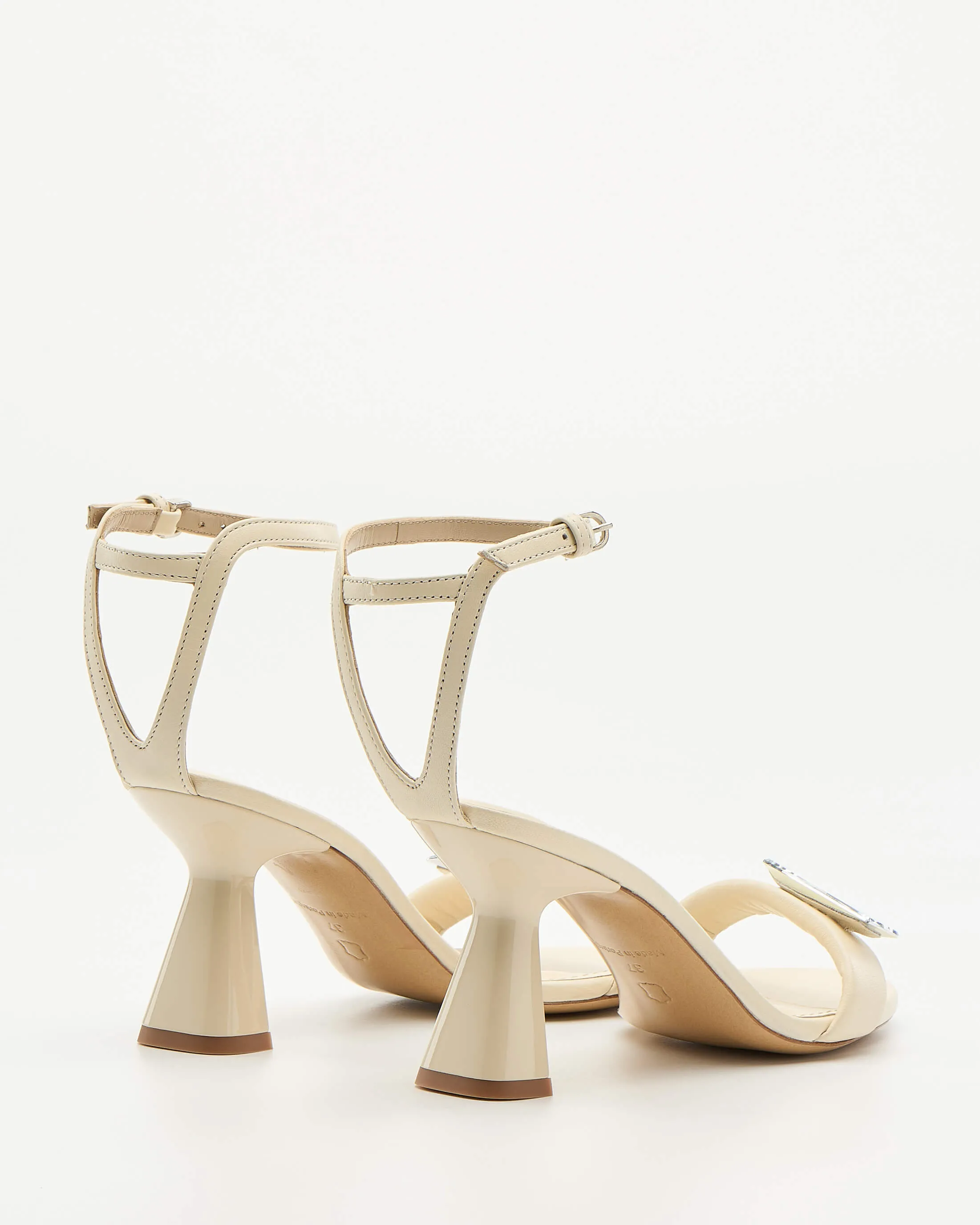 Regina Beige