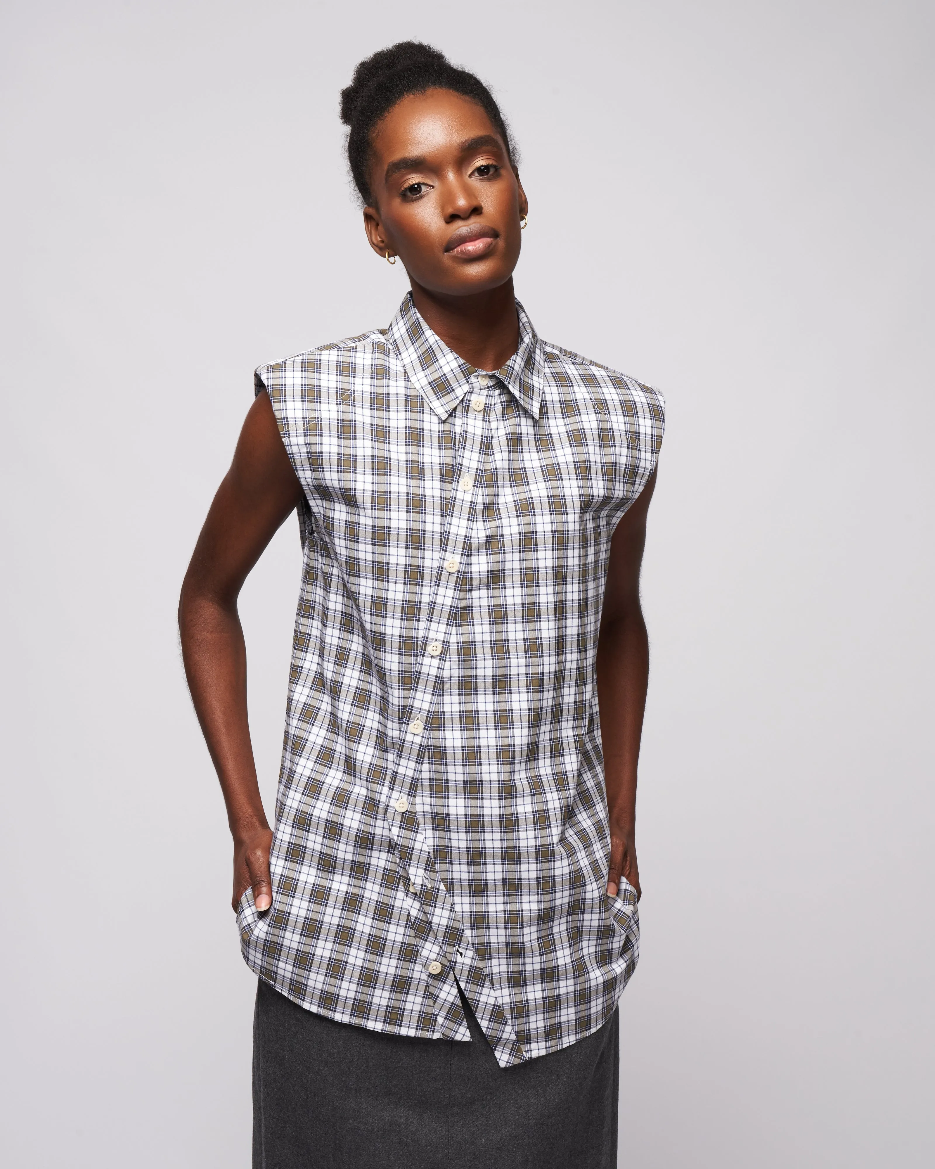 reynolds plaid sleeveless shouldpad shirt - black/blue multi
