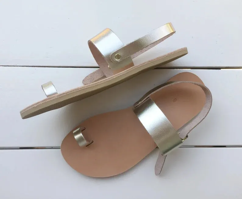 Ring toe ankle strap leather sandals