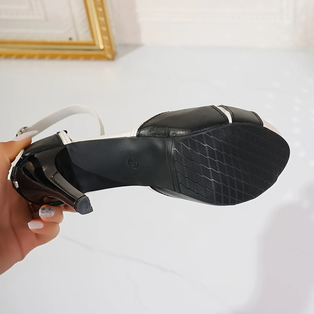 Stylish High-Heeled Sandals - Waterproof Platform and Comfortable Design