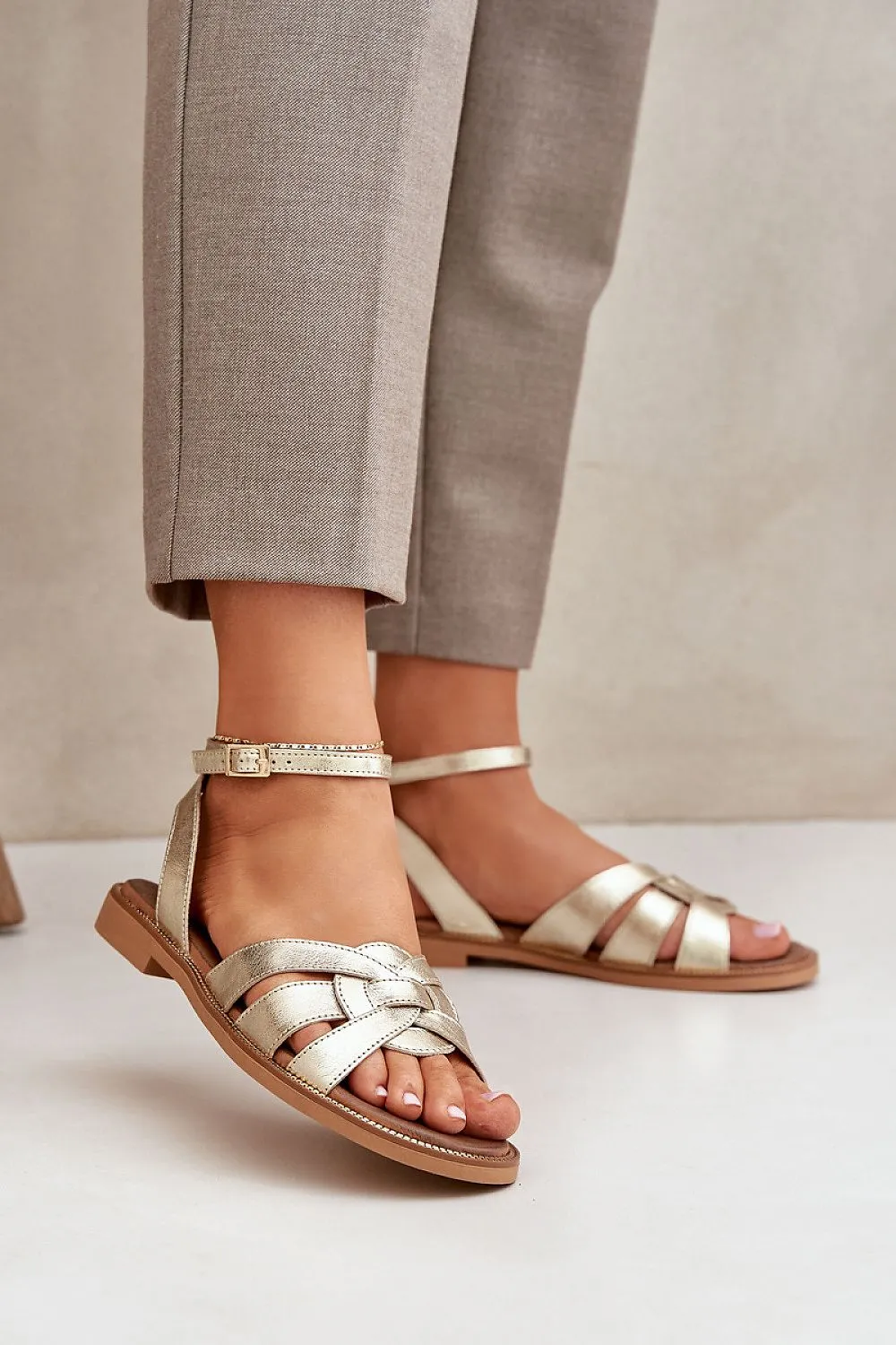 Stylish natural leather sandals