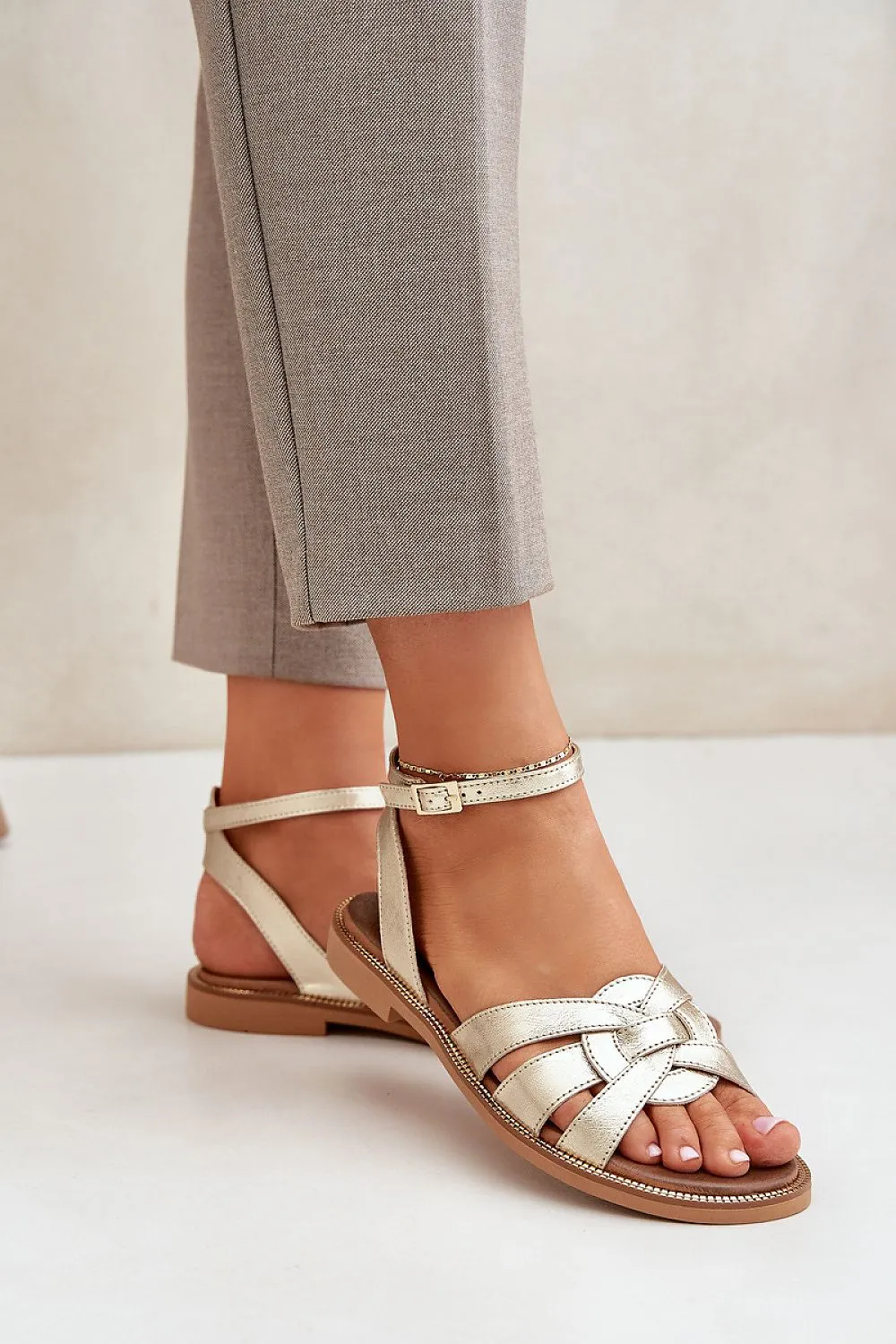 Stylish natural leather sandals