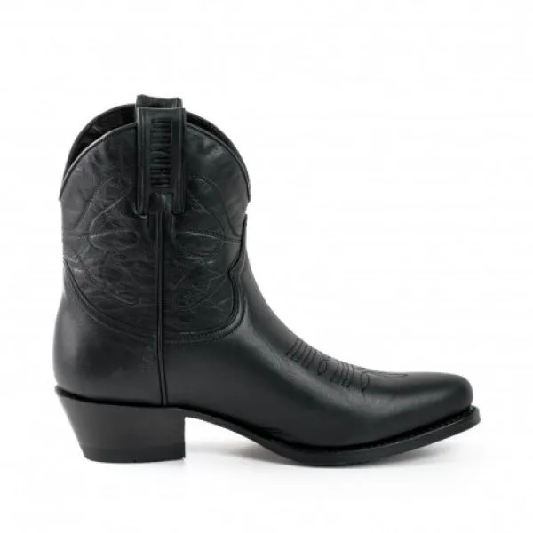Women's Cowboy Boots or Ankle Boots Handcrafted in Black Leather 2374 Texanas